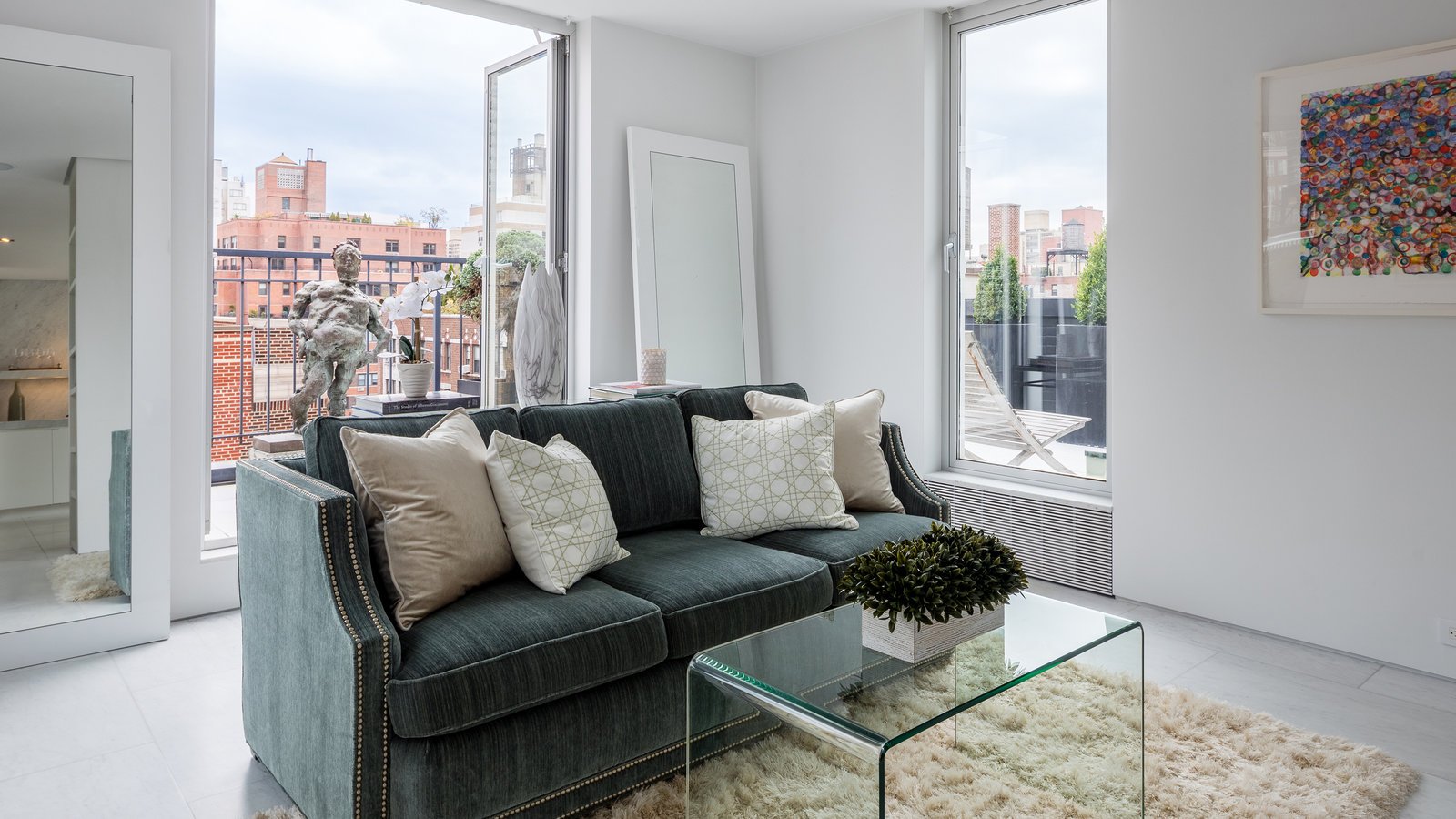 22OTM-NYC-slide-QM9I-videoSixteenByNineJumbo1600